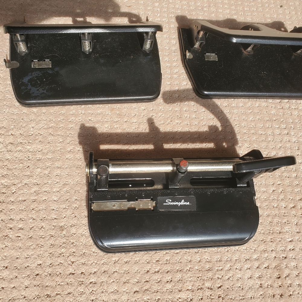 Heavy duty 3 hole punch